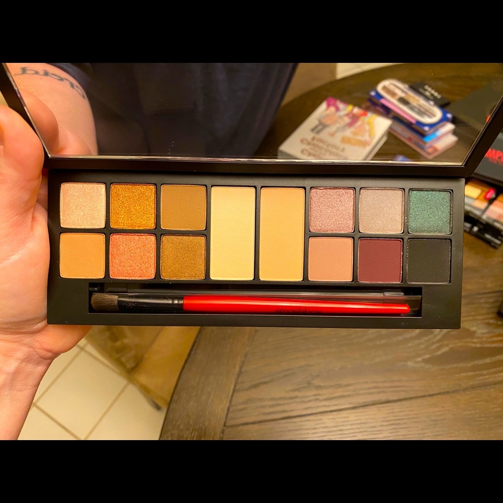 Smash Box eyeshadow palette; Love Edits